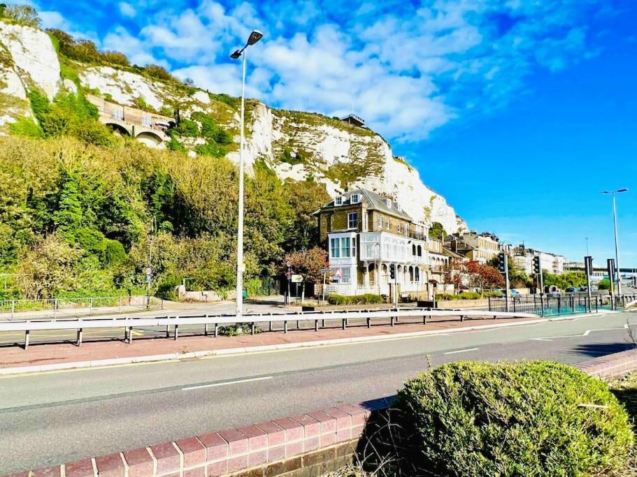 Flat 4 Marine Parade House, 1 East Cliff- Next To Dover Port, White Cliffs, Beach, Castle Eksteriør billede
