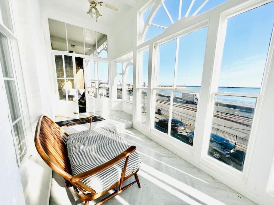 Flat 4 Marine Parade House, 1 East Cliff- Next To Dover Port, White Cliffs, Beach, Castle Eksteriør billede
