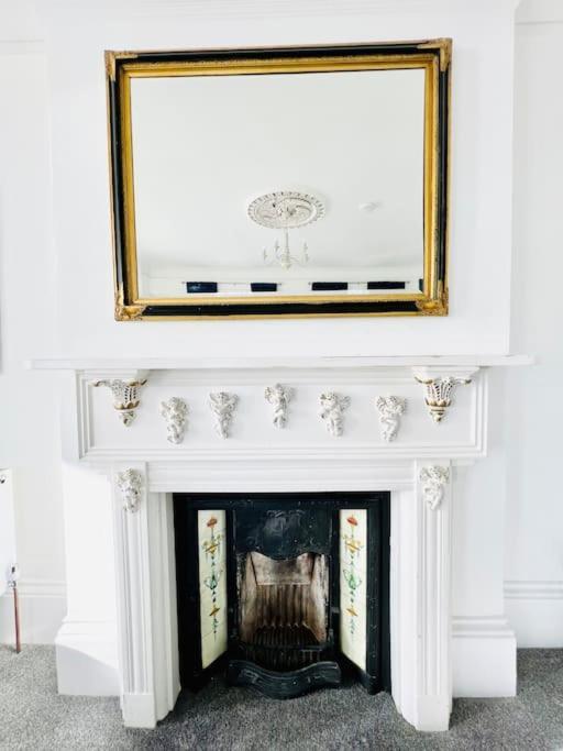 Flat 4 Marine Parade House, 1 East Cliff- Next To Dover Port, White Cliffs, Beach, Castle Eksteriør billede